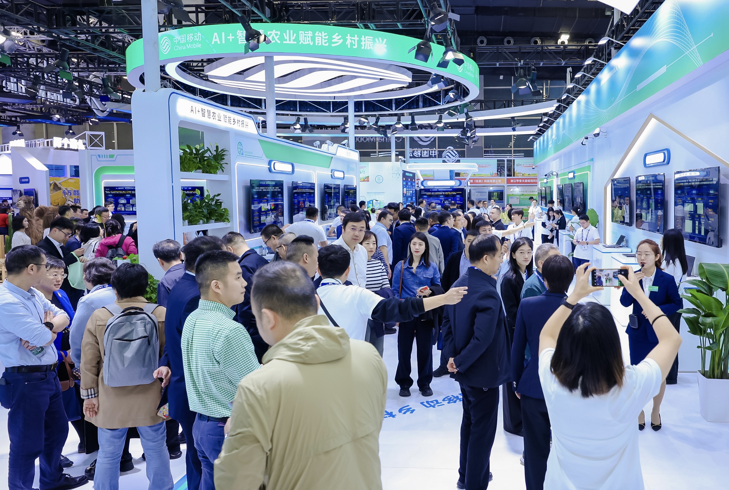 AI賦能農業發展向“新”提“質”，中國移動助推鄉村振興智啟新章