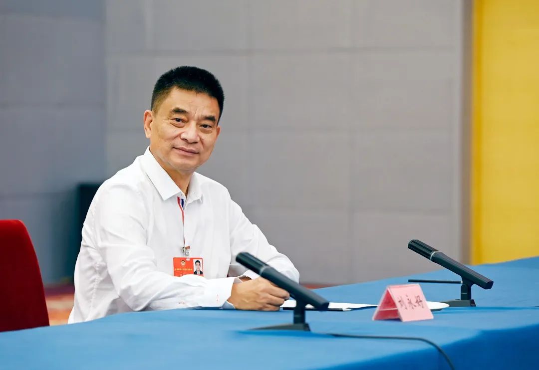 【兩會(huì)人物】劉永好：支持養(yǎng)豬用地“聚零為整”，適當(dāng)推廣聚落養(yǎng)殖模式