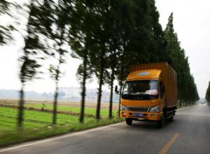 上半年快遞營收超1700億，農(nóng)村網(wǎng)購或?qū)⒂蟊l(fā)