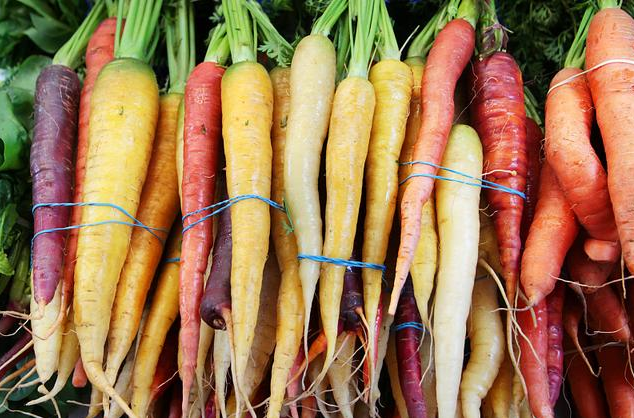 獨家揭秘！地攤經濟重返巔峰之際，農批人將何去何從？