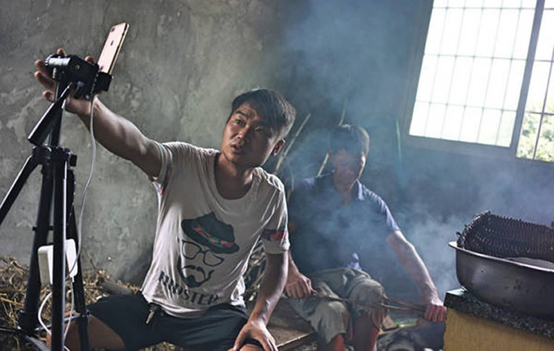 90后直播“農(nóng)村生活的日常”，半年收獲近10萬粉絲8萬打賞