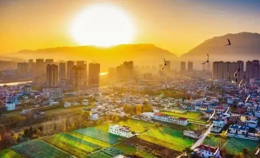 熱點回顧！縣域經(jīng)濟，2025年各地瞄準(zhǔn)哪些發(fā)展新賽道？