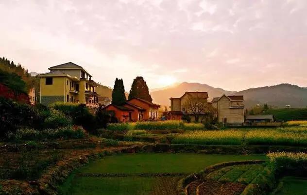 農(nóng)村暴富的機(jī)會(huì)來(lái)了！國(guó)家支持鄉(xiāng)村旅游大發(fā)展，未來(lái)必將井噴