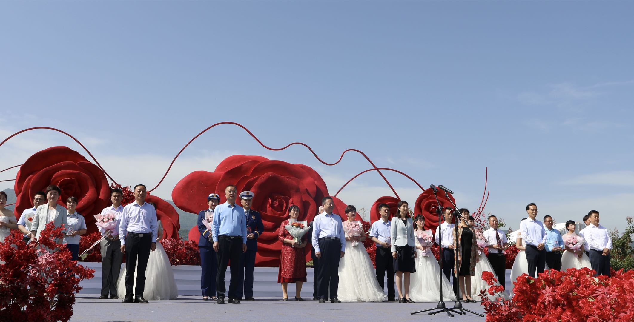 首屆秦嶺玫瑰文化旅游節(jié)開幕：積極探索農(nóng)旅融合新模式