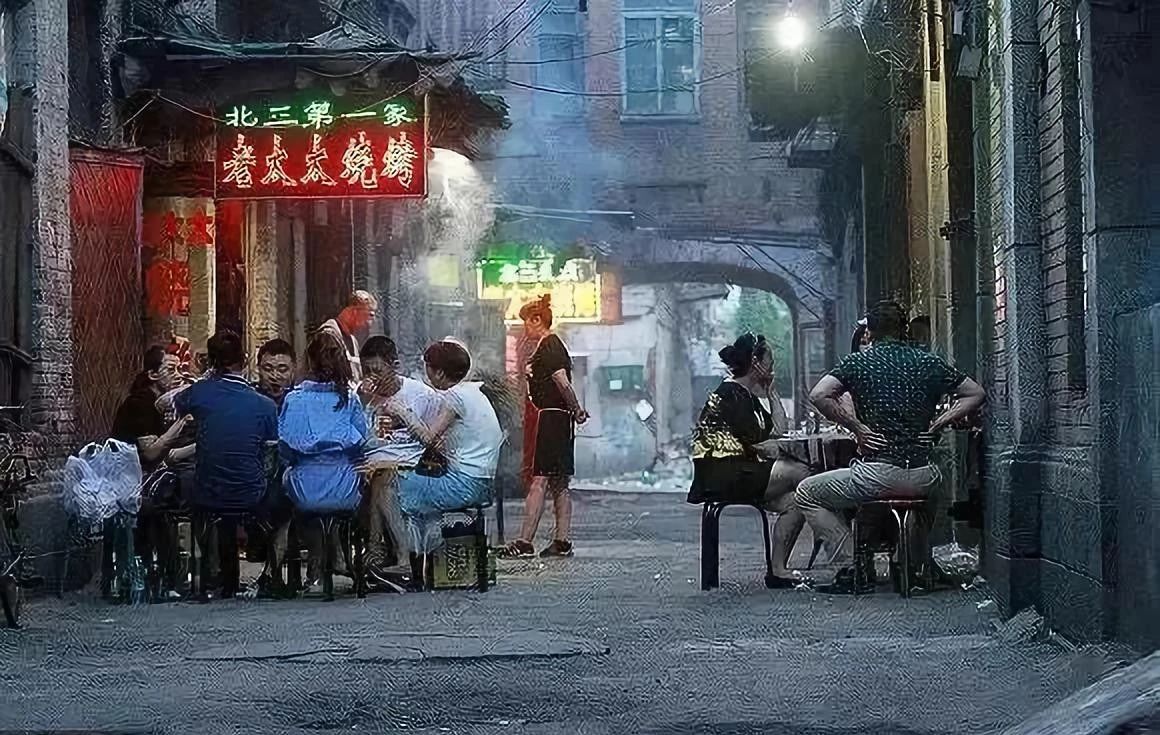 在東北，一個(gè)燒烤攤便是一個(gè)江湖！！！