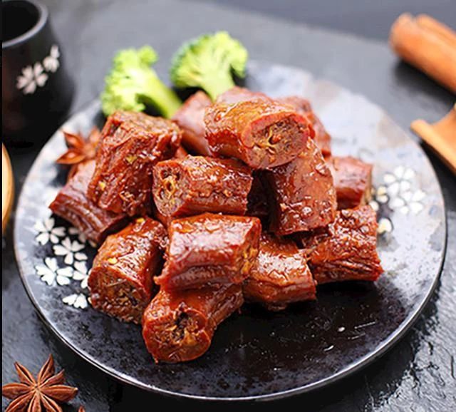 【企業(yè)案例】真正的“鴨脖大王”：從菜市小販到坐擁萬(wàn)家門(mén)店，是周黑鴨的8倍