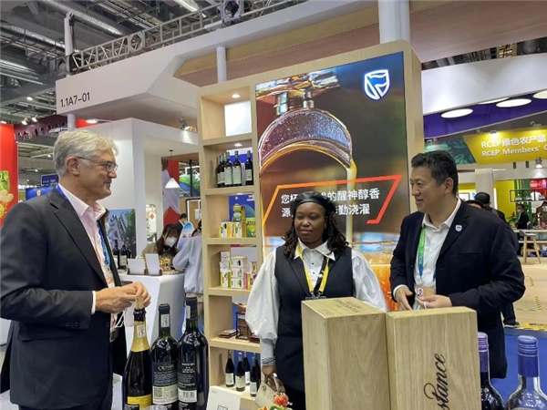 連續(xù)5年！標準銀行集團閃耀“進博會”，助力非洲農(nóng)業(yè)對接中國市場