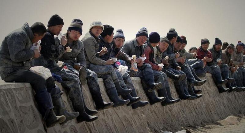 留在城市打工還是回到農村創業，農民工的出路在哪里